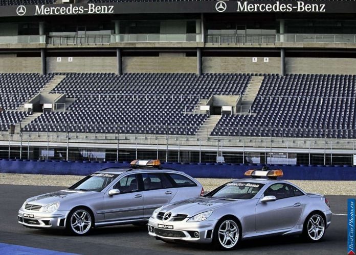 2004 Mercedes-Benz SLK55 AMG F1 Safety Car - фотография 3 из 6 2004 Mercedes-Benz SLK55 AMG F1 Safety Car - фотография 3 из 6
