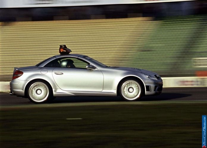 2004 Mercedes-Benz SLK55 AMG F1 Safety Car - фотография 6 из 6 2004 Mercedes-Benz SLK55 AMG F1 Safety Car - фотография 6 из 6