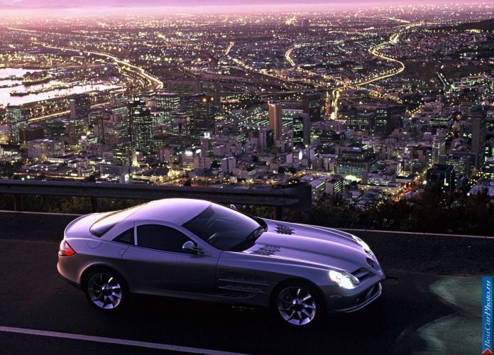 2004 Mercedes-Benz SLR McLaren - фотография 13 из 243 2004 Mercedes-Benz SLR McLaren - фотография 13 из 243