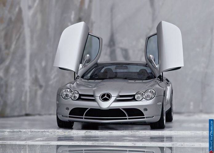 2004 Mercedes-Benz SLR McLaren - фотография 73 из 243 2004 Mercedes-Benz SLR McLaren - фотография 73 из 243