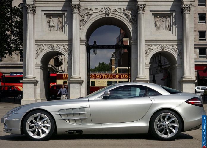 2004 Mercedes-Benz SLR McLaren - фотография 88 из 243