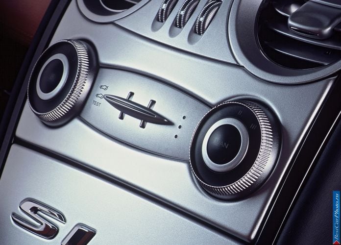 2004 Mercedes-Benz SLR McLaren - фотография 157 из 243