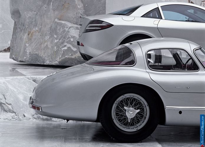 2004 Mercedes-Benz SLR McLaren - фотография 194 из 243 2004 Mercedes-Benz SLR McLaren - фотография 194 из 243