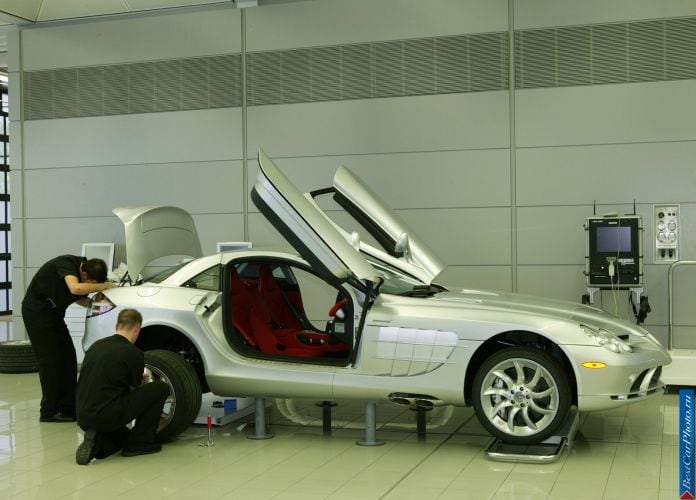 2004 Mercedes-Benz SLR McLaren - фотография 216 из 243