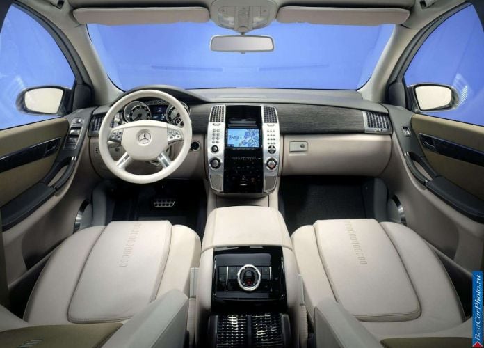 2004 Mercedes-Benz Vision Grand Sports Tourer Concept - фотография 10 из 22 2004 Mercedes-Benz Vision Grand Sports Tourer Concept - фотография 10 из 22