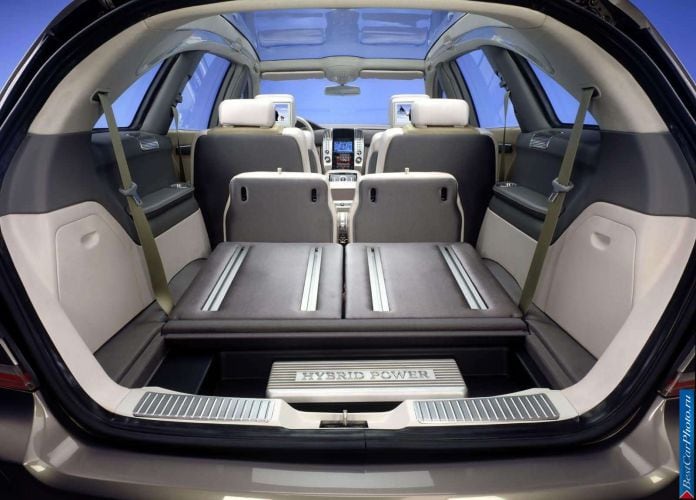 2004 Mercedes-Benz Vision Grand Sports Tourer Concept - фотография 14 из 22 2004 Mercedes-Benz Vision Grand Sports Tourer Concept - фотография 14 из 22