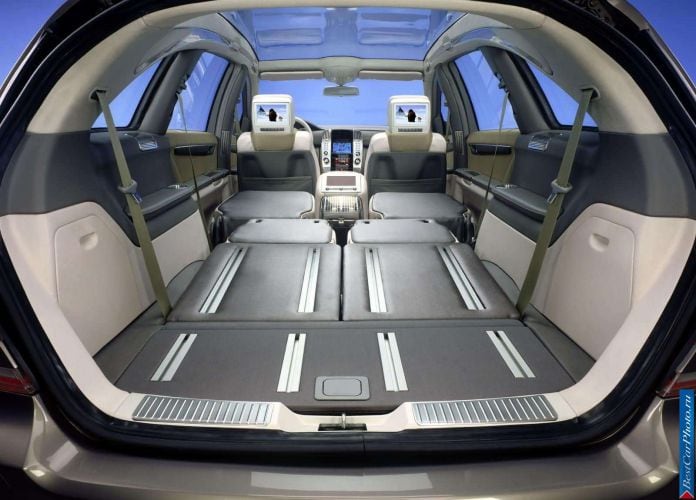 2004 Mercedes-Benz Vision Grand Sports Tourer Concept - фотография 15 из 22 2004 Mercedes-Benz Vision Grand Sports Tourer Concept - фотография 15 из 22