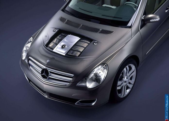 2004 Mercedes-Benz Vision Grand Sports Tourer Concept - фотография 16 из 22 2004 Mercedes-Benz Vision Grand Sports Tourer Concept - фотография 16 из 22