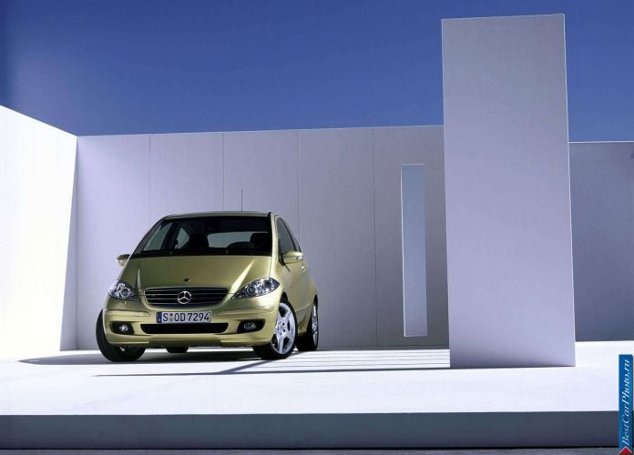 2005 Mercedes-Benz A200 Avantgarde 3door - фотография 20 из 101 2005 Mercedes-Benz A200 Avantgarde 3door - фотография 20 из 101