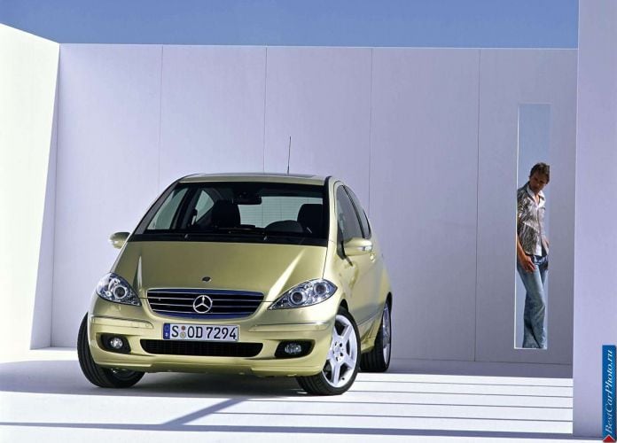2005 Mercedes-Benz A200 Avantgarde 3door - фотография 22 из 101 2005 Mercedes-Benz A200 Avantgarde 3door - фотография 22 из 101