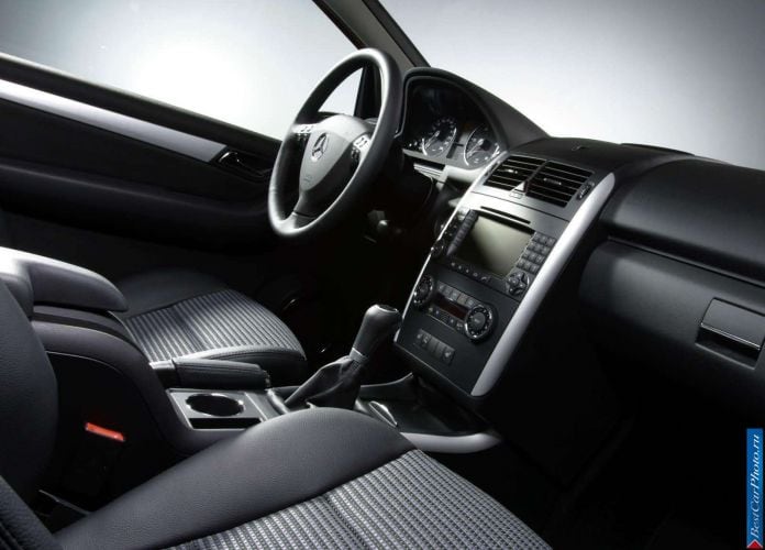 2005 Mercedes-Benz A200 Avantgarde 3door - фотография 68 из 101