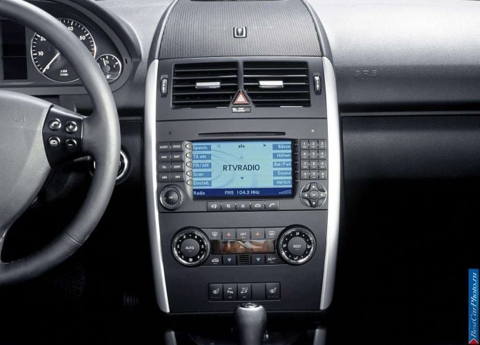 2005 Mercedes-Benz A200 Avantgarde 3door - фотография 72 из 101 2005 Mercedes-Benz A200 Avantgarde 3door - фотография 72 из 101