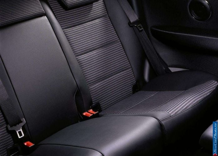 2005 Mercedes-Benz A200 Avantgarde 3door - фотография 74 из 101 2005 Mercedes-Benz A200 Avantgarde 3door - фотография 74 из 101