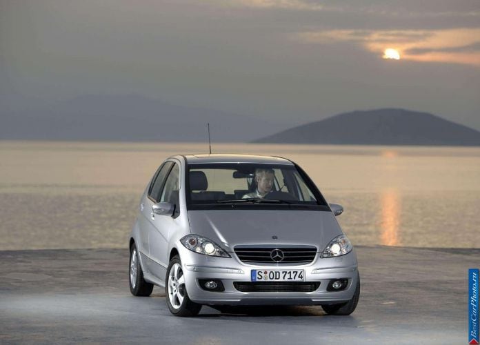 2005 Mercedes-Benz A200 CDi Avantgarde 5door - фотография 2 из 75 2005 Mercedes-Benz A200 CDi Avantgarde 5door - фотография 2 из 75