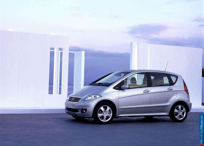 2005 Mercedes-Benz A200 CDi Avantgarde 5door - фотография 18 из 75 2005 Mercedes-Benz A200 CDi Avantgarde 5door - фотография 18 из 75
