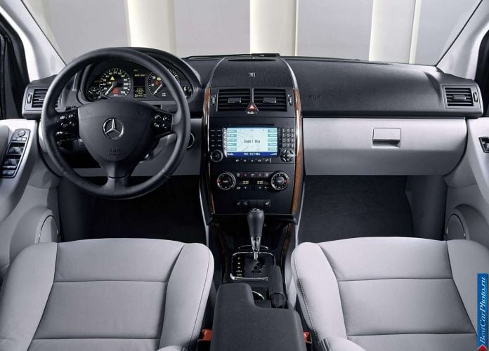 2005 Mercedes-Benz A200 Elegance 5door - фотография 25 из 29