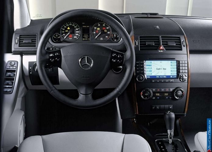 2005 Mercedes-Benz A200 Elegance 5door - фотография 26 из 29
