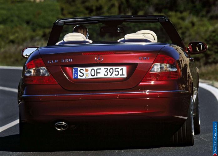 2005 Mercedes-Benz CLK320 CDi Cabriolet Avantgarde - фотография 8 из 19 2005 Mercedes-Benz CLK320 CDi Cabriolet Avantgarde - фотография 8 из 19