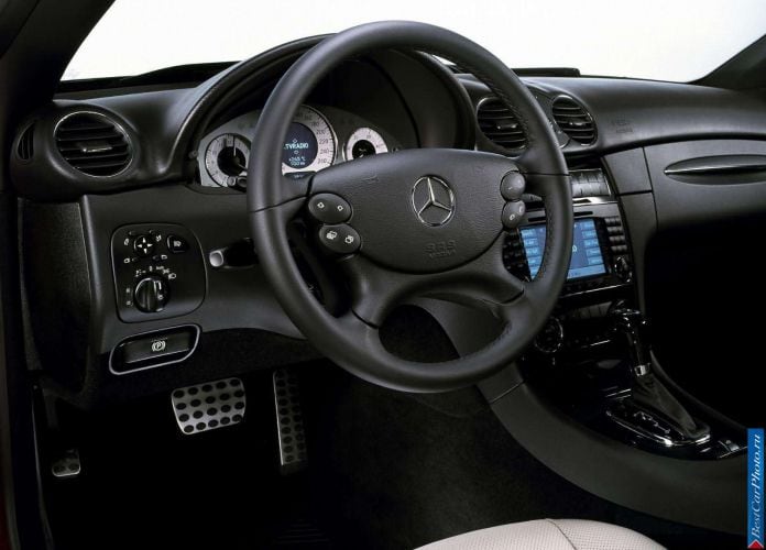 2005 Mercedes-Benz CLK320 CDi Cabriolet Avantgarde - фотография 13 из 19