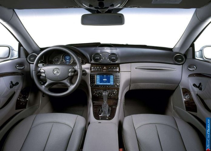 2005 Mercedes-Benz CLK350 - фотография 10 из 13