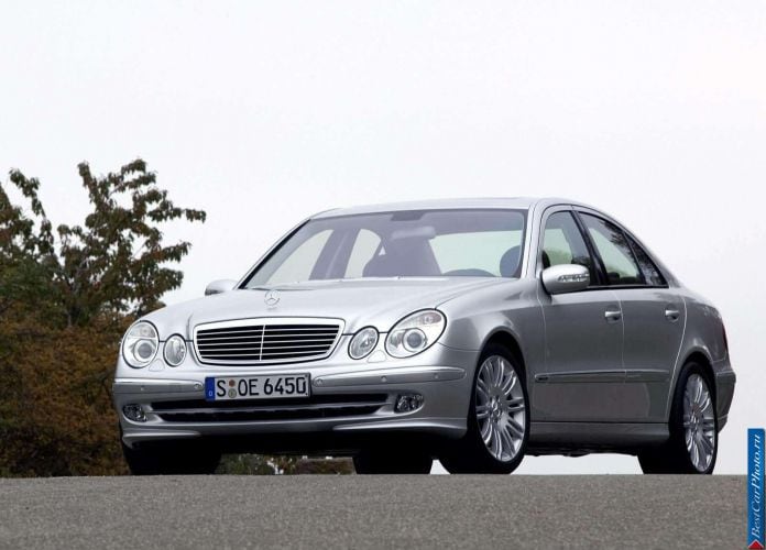 2005 Mercedes-Benz E350 With Sports Equipment - фотография 2 из 30 2005 Mercedes-Benz E350 With Sports Equipment - фотография 2 из 30