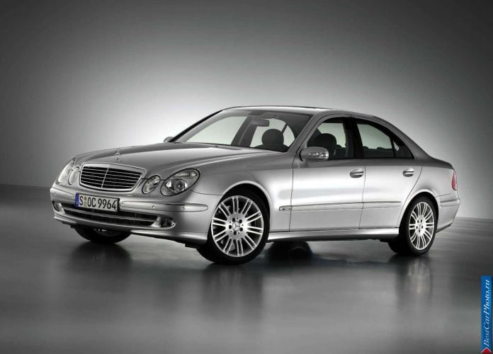 2005 Mercedes-Benz E350 With Sports Equipment - фотография 11 из 30 2005 Mercedes-Benz E350 With Sports Equipment - фотография 11 из 30