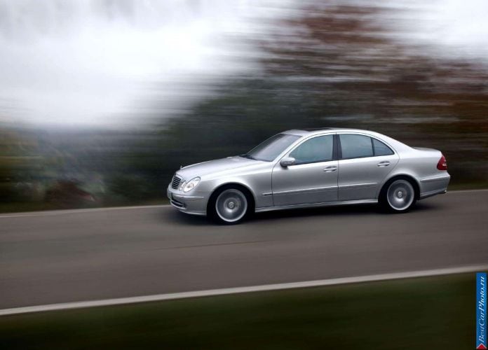 2005 Mercedes-Benz E350 With Sports Equipment - фотография 14 из 30 2005 Mercedes-Benz E350 With Sports Equipment - фотография 14 из 30