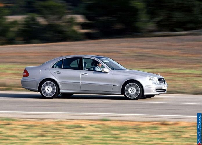 2005 Mercedes-Benz E350 With Sports Equipment - фотография 15 из 30 2005 Mercedes-Benz E350 With Sports Equipment - фотография 15 из 30