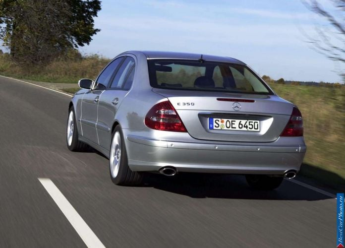 2005 Mercedes-Benz E350 With Sports Equipment - фотография 17 из 30 2005 Mercedes-Benz E350 With Sports Equipment - фотография 17 из 30
