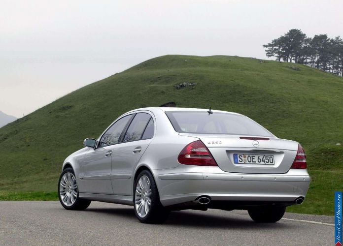 2005 Mercedes-Benz E350 With Sports Equipment - фотография 19 из 30 2005 Mercedes-Benz E350 With Sports Equipment - фотография 19 из 30