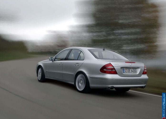 2005 Mercedes-Benz E350 With Sports Equipment - фотография 20 из 30 2005 Mercedes-Benz E350 With Sports Equipment - фотография 20 из 30