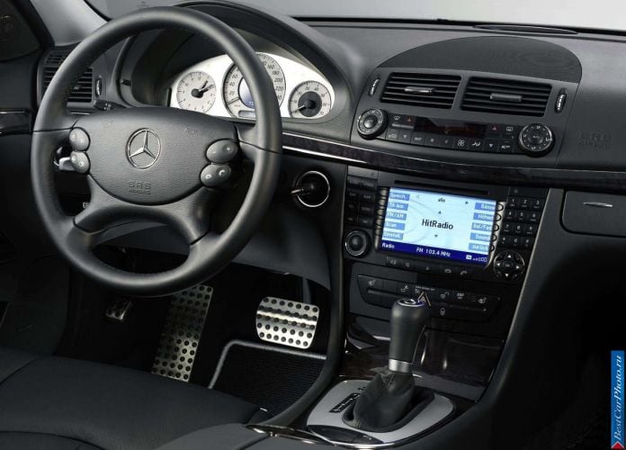 2005 Mercedes-Benz E350 With Sports Equipment - фотография 22 из 30 2005 Mercedes-Benz E350 With Sports Equipment - фотография 22 из 30
