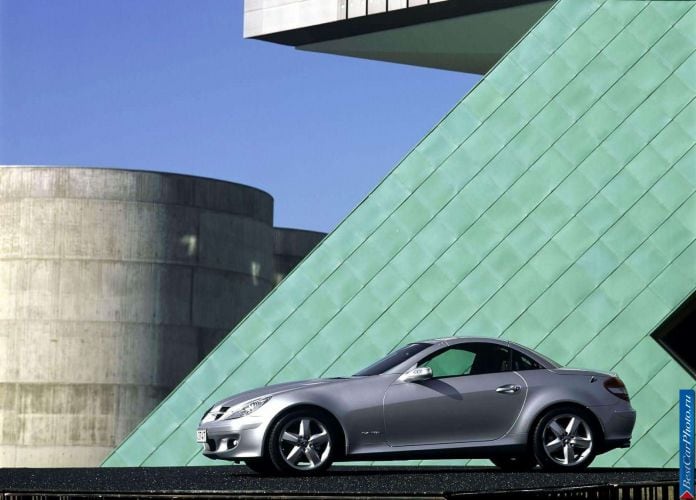 2005 Mercedes-Benz SLK200 Kompressor - фотография 24 из 72 2005 Mercedes-Benz SLK200 Kompressor - фотография 24 из 72