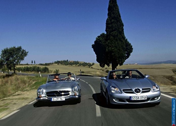 2005 Mercedes-Benz SLK350 - фотография 4 из 123
