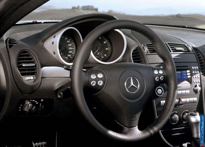 2005 Mercedes-Benz SLK350 - фотография 62 из 123