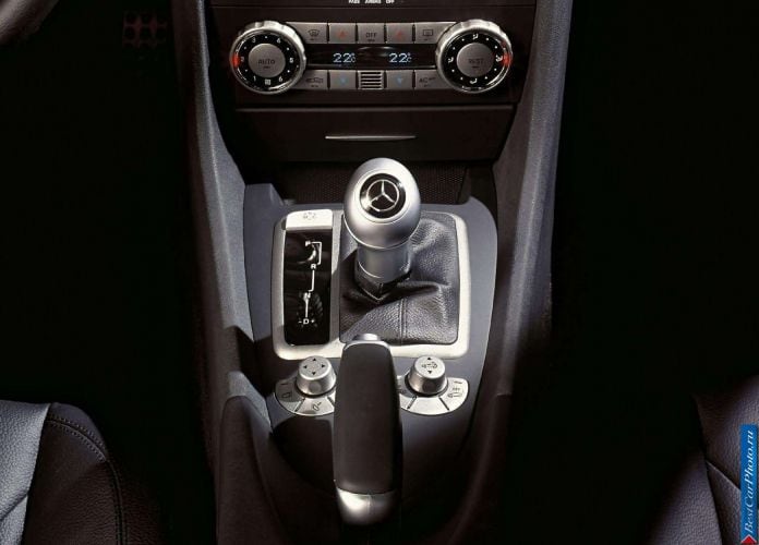 2005 Mercedes-Benz SLK350 - фотография 65 из 123