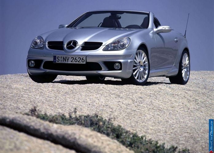 2005 Mercedes-Benz SLK55 AMG - фотография 4 из 43