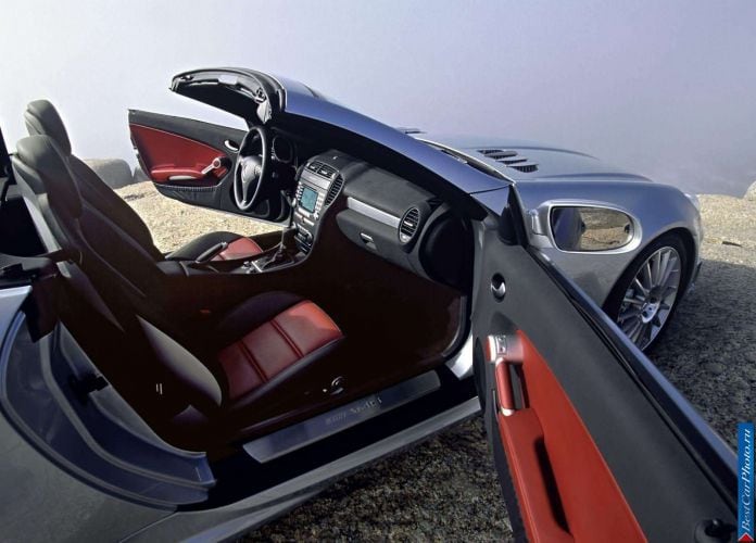 2005 Mercedes-Benz SLK55 AMG - фотография 25 из 43 2005 Mercedes-Benz SLK55 AMG - фотография 25 из 43