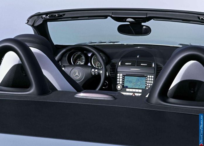 2005 Mercedes-Benz SLK55 AMG - фотография 28 из 43 2005 Mercedes-Benz SLK55 AMG - фотография 28 из 43