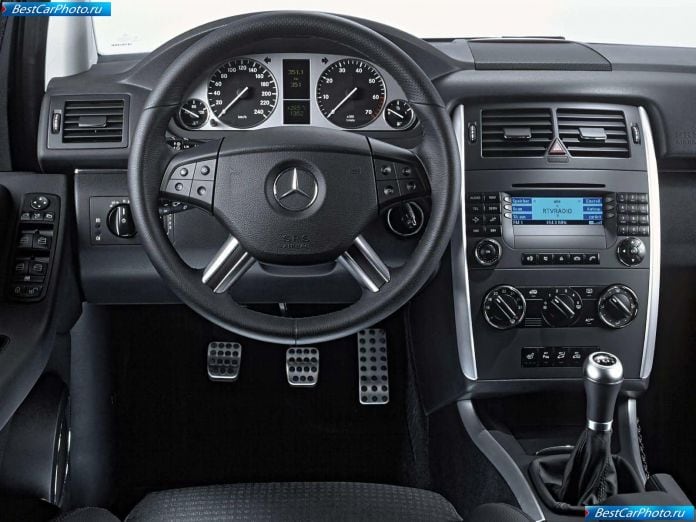 2006 Mercedes-Benz B200 Turbo - фотография 31 из 94 2006 Mercedes-Benz B200 Turbo - фотография 31 из 94