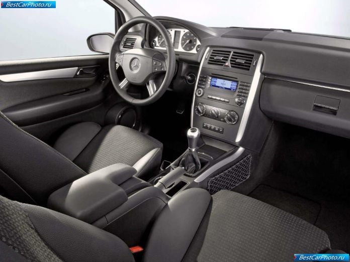 2006 Mercedes-Benz B200 Turbo - фотография 35 из 94 2006 Mercedes-Benz B200 Turbo - фотография 35 из 94