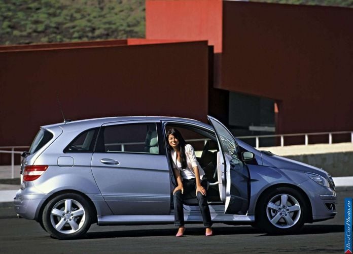 2006 Mercedes-Benz B200 CDi - фотография 32 из 69 2006 Mercedes-Benz B200 CDi - фотография 32 из 69