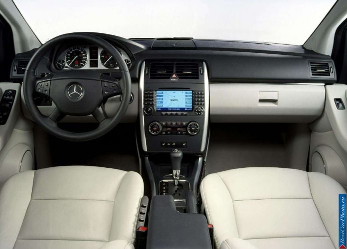 2006 Mercedes-Benz B200 CDi - фотография 39 из 69 2006 Mercedes-Benz B200 CDi - фотография 39 из 69