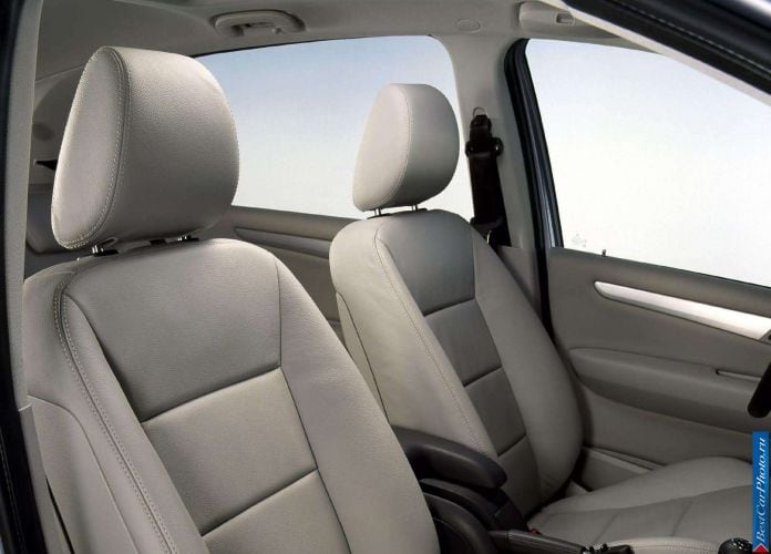 2006 Mercedes-Benz B200 CDi - фотография 40 из 69 2006 Mercedes-Benz B200 CDi - фотография 40 из 69