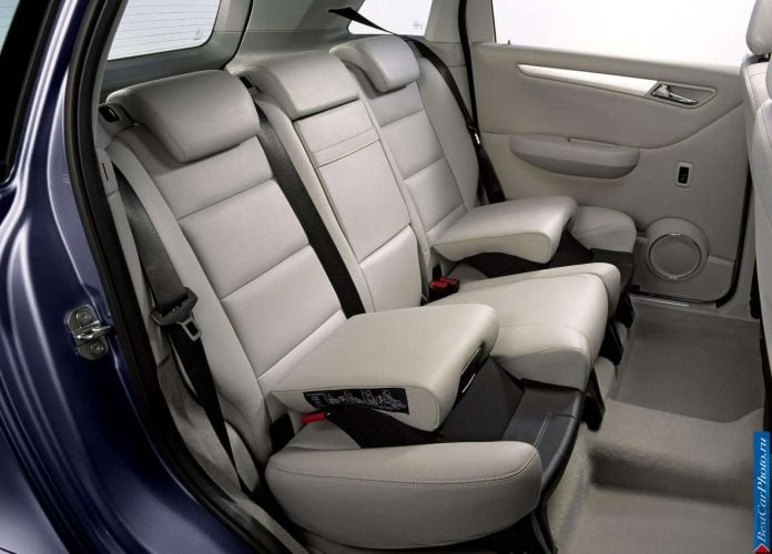 2006 Mercedes-Benz B200 CDi - фотография 43 из 69 2006 Mercedes-Benz B200 CDi - фотография 43 из 69