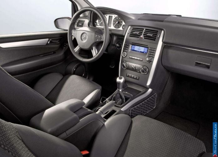 2006 Mercedes-Benz B200 Turbo - фотография 79 из 94 2006 Mercedes-Benz B200 Turbo - фотография 79 из 94