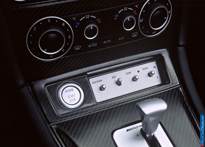 2006 Mercedes-Benz CLK DTM AMG Cabriolet - фотография 23 из 29 2006 Mercedes-Benz CLK DTM AMG Cabriolet - фотография 23 из 29