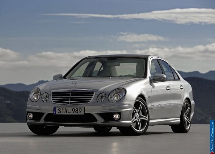 2006 Mercedes-Benz E 63 AMG - фотография 1 из 21