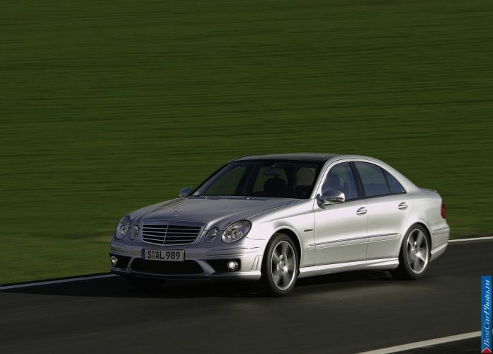 2006 Mercedes-Benz E 63 AMG - фотография 5 из 21 2006 Mercedes-Benz E 63 AMG - фотография 5 из 21