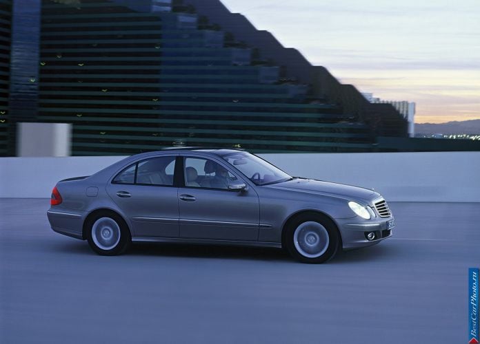 2006 Mercedes-Benz E-Class - фотография 10 из 33 2006 Mercedes-Benz E-Class - фотография 10 из 33